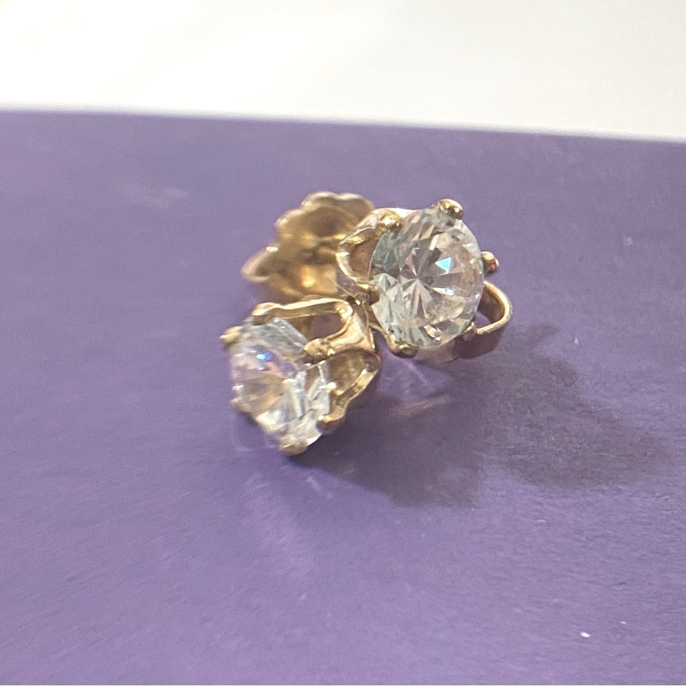 14kt Gold CZ Studs NWT